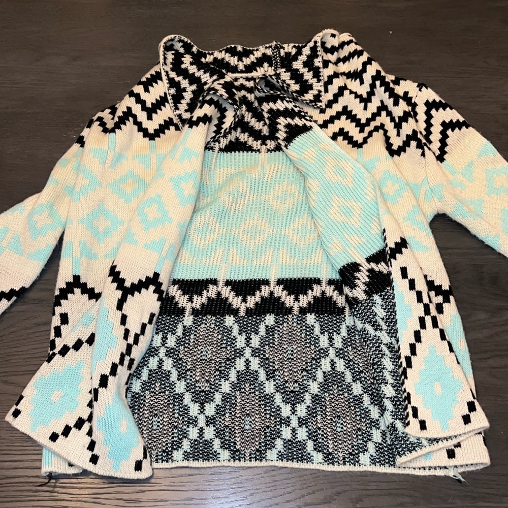 Medium Kate Collection Cardigan - Picture 2 of 7
